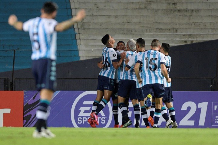 Racing le ganó a Boca en San Juan y será finalista