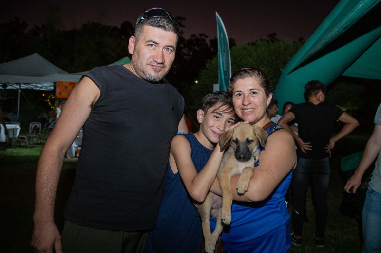 Se realizó la primera feria de adopción de mascotas