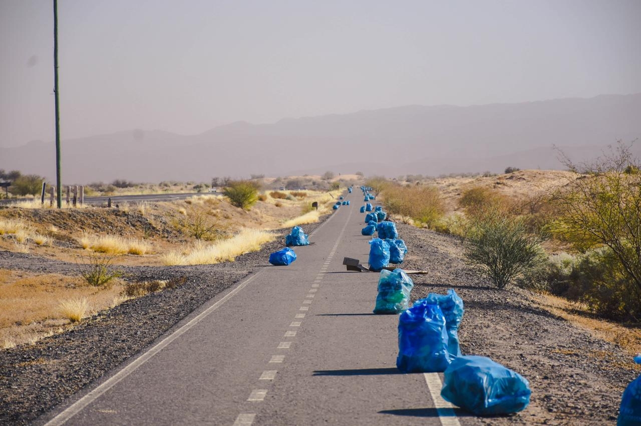 Operativo de limpieza en las Dunas de Pie de Palo