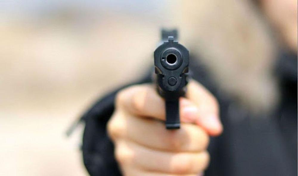 Fue a la casa de su hermana y le disparó con un arma de fuego
