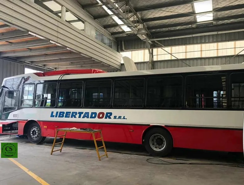 Querían saquear una empresa de colectivos pero el sereno les arruinó la fiesta