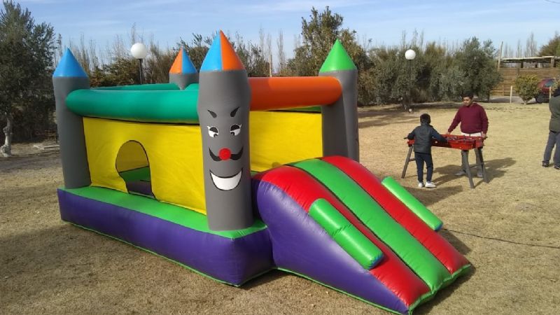 ¿Lo engañaron con un cumpleaños para robarle el castillito inflable?