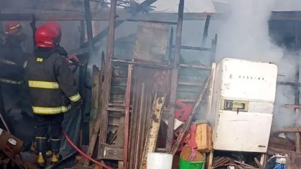 Se quemó una humilde vivienda en Rawson y creen que puede ser una venganza