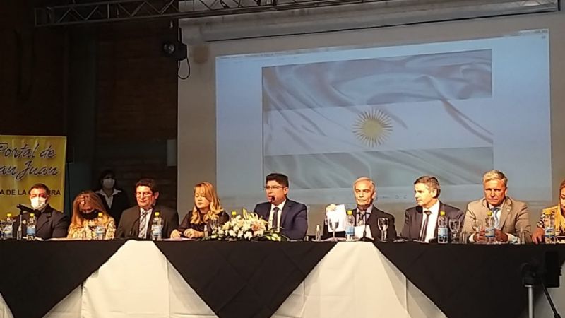 Orrego abrió las Sesiones Parlamentarias en Santa Lucia