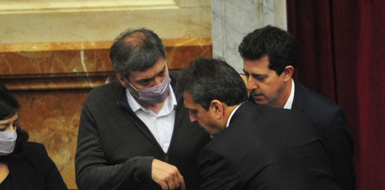 FMI: Máximo Kirchner renunció a la presidencia del bloque en Diputados