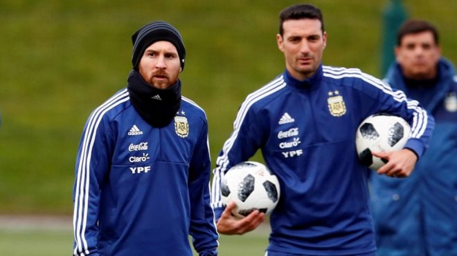 Dos vueltas y cuatro alarmas: la formación de Argentina que prepara Scaloni para enfrentar a Bolivia