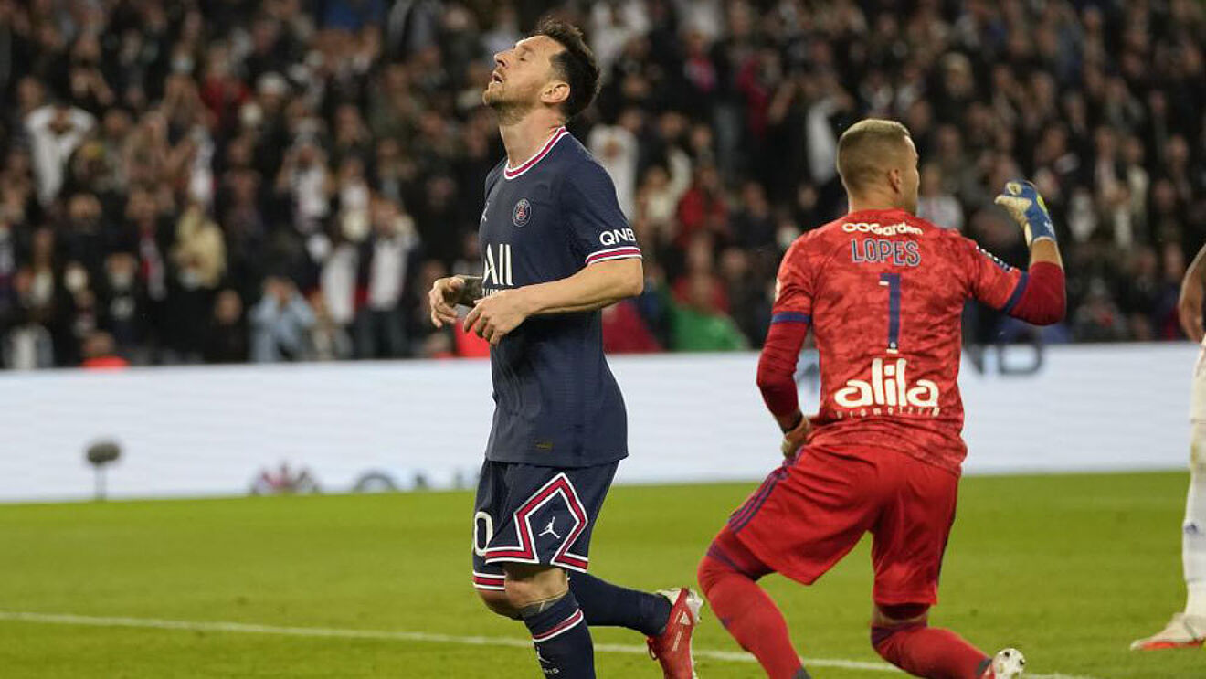 Tras su salida ante el Lyon, confirmaron que Messi está lesionado