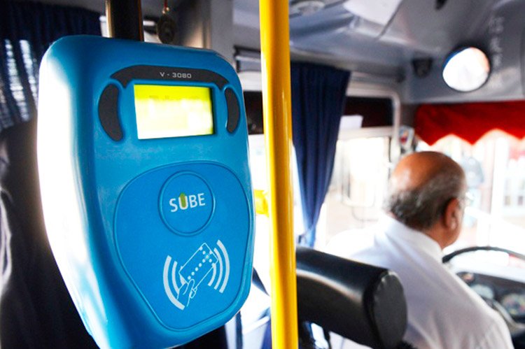 Quieren bajar la SUBE: en Mendoza tres empresas de colectivos no quieren recibirla