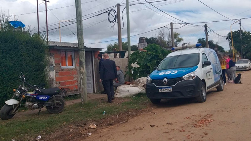 Un nene de 2 años llegó muerto al hospital y sospechan de los padres: presentaba golpes y sarna