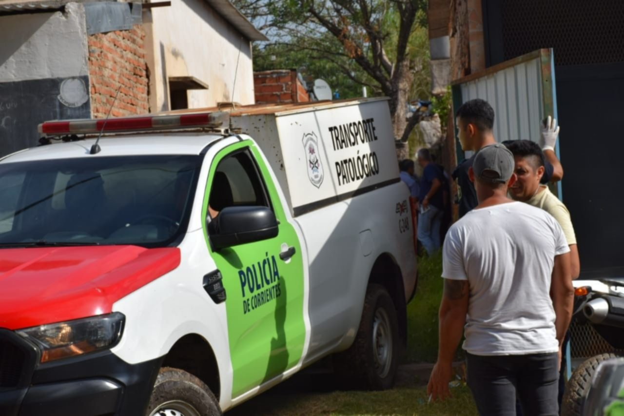 Horror: encuentran el cuerpo semienterrado de un niño en un descampado