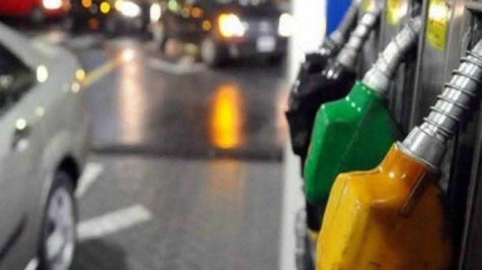 El Gobierno nacional demora la suba de impuestos a los combustibles