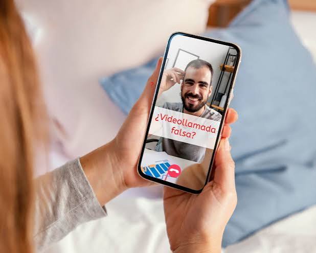 Vendía su auto por internet y casi cae en una nueva estafa por WhatsApp