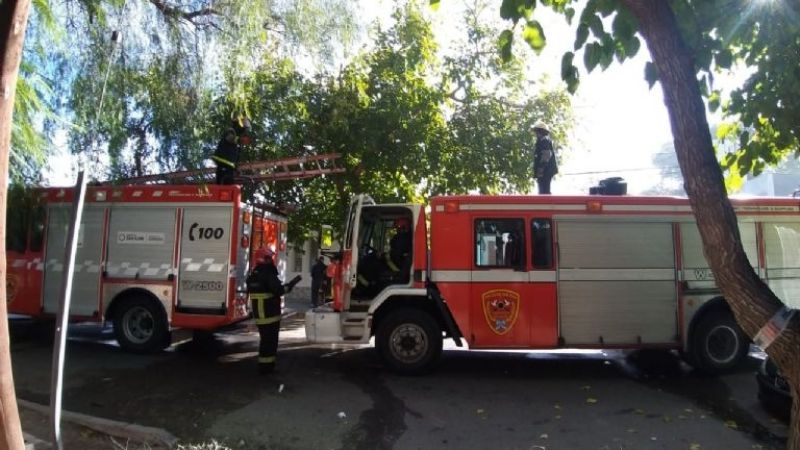 Una precaria vivienda en Angaco quedó destruida por un incendio