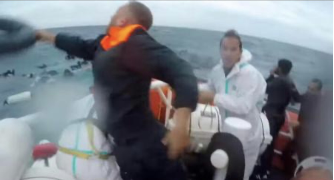 Buscan a migrantes desaparecidos tras dos naufragios frente a las costas italianas