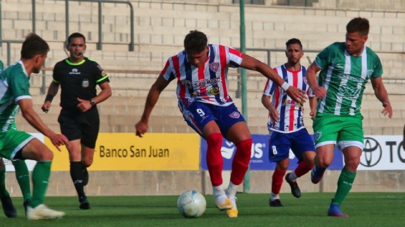 Peñarol fue más y le ganó a Sportivo en el Bicentenario