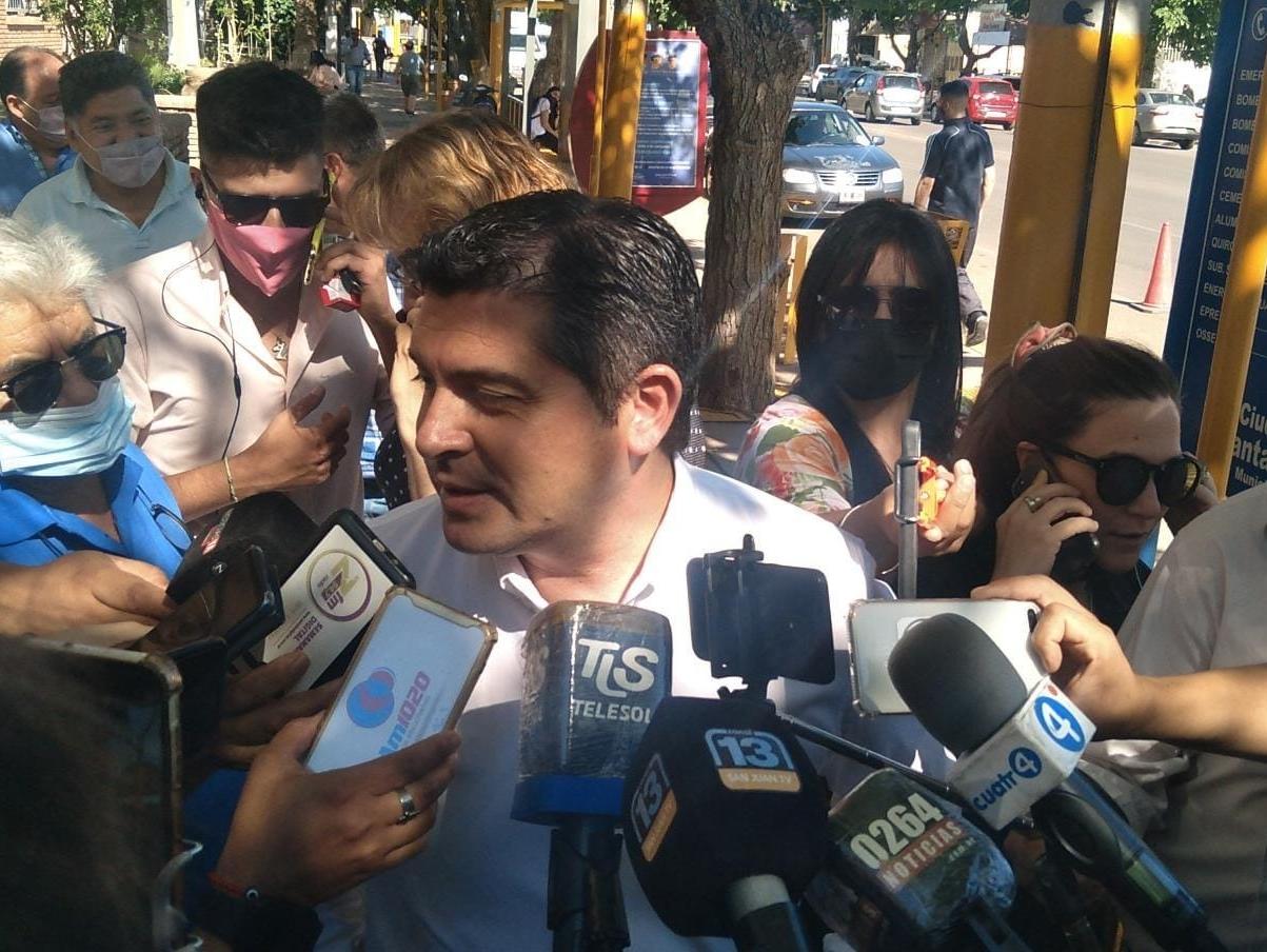 Marcelo Orrego concurrió a las urnas: "Veremos cómo reacciona el Gobierno mañana"