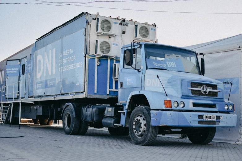 El camión de los DNI llega a Rawson 