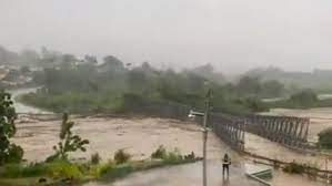 El huracán Fiona dejó a todo Puerto Rico sin luz y con ríos desbordados