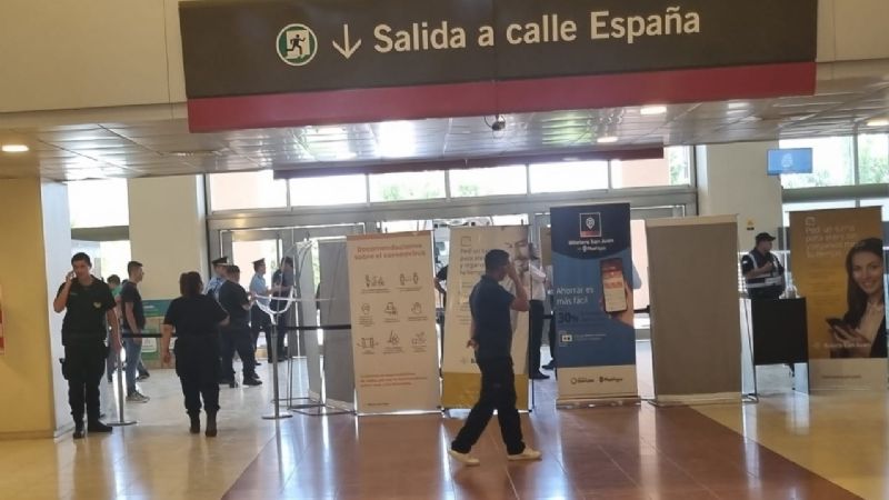 Centro Cívico: una persona cayó al vacío desde el cuarto piso