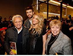 Ahora dicen que Shakira se resintió con Piqué por la falta de interés por su papá