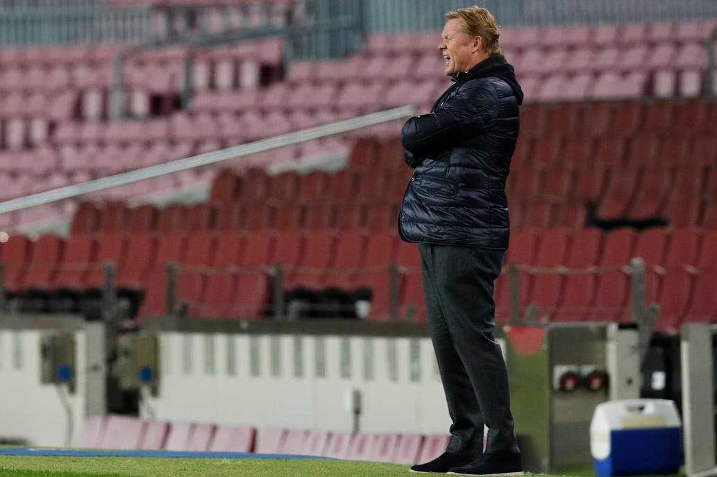 Críticas del vestuario para Ronald Koeman por sus decisiones tácticas