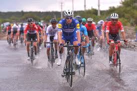 El ciclismo no para: hay plan B para la Vuelta si llueve en la semana