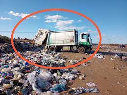 Horror en Concordia: un reciclador murió compactado y aplastado por un camión de basura