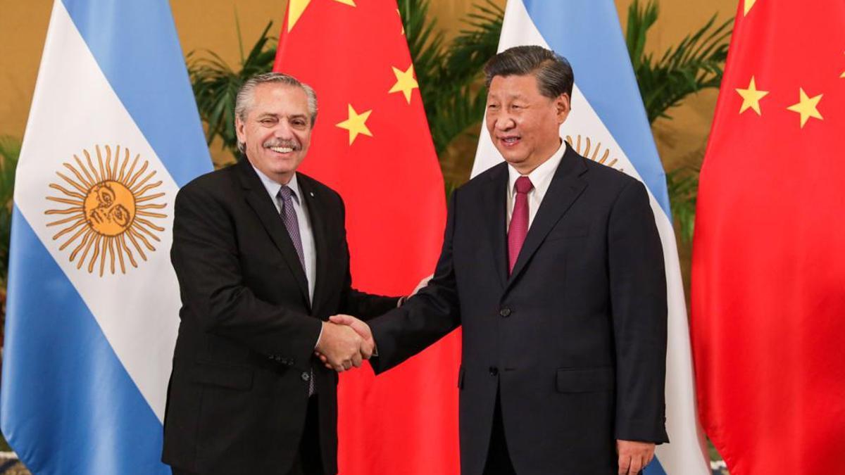 Alberto Fernández se reunió con Xi Jinping en la cumbre del G20 tras una gastritis