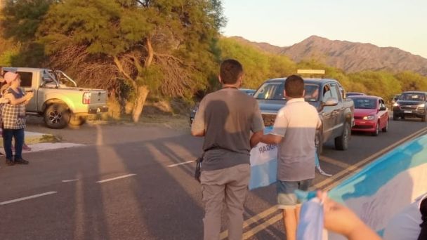 Un grupo de docentes autoconvocados impidie el ingreso a Valle Fértil