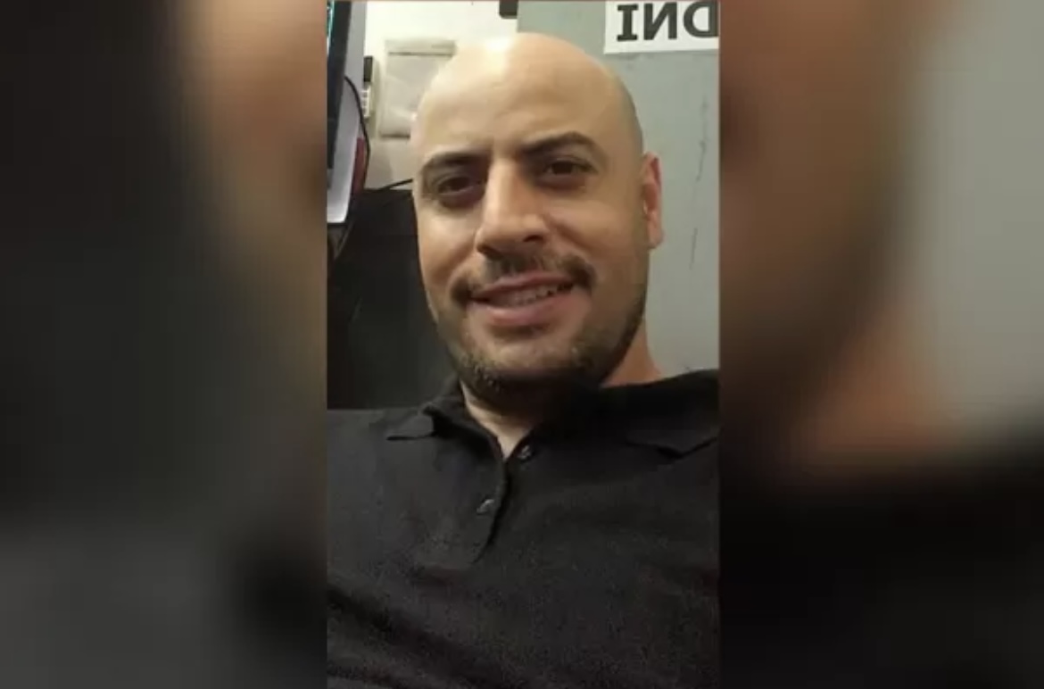 Un hombre muere electrocutado al tomar un micrófono para hacer karaoke