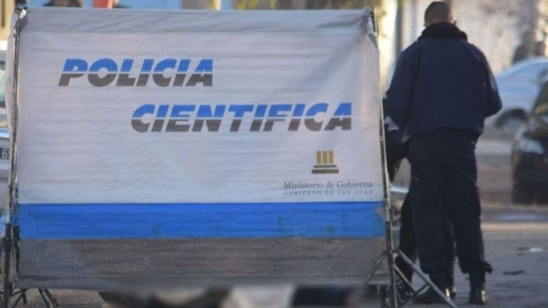 Un hombre falleció luego de ser embestido por un auto