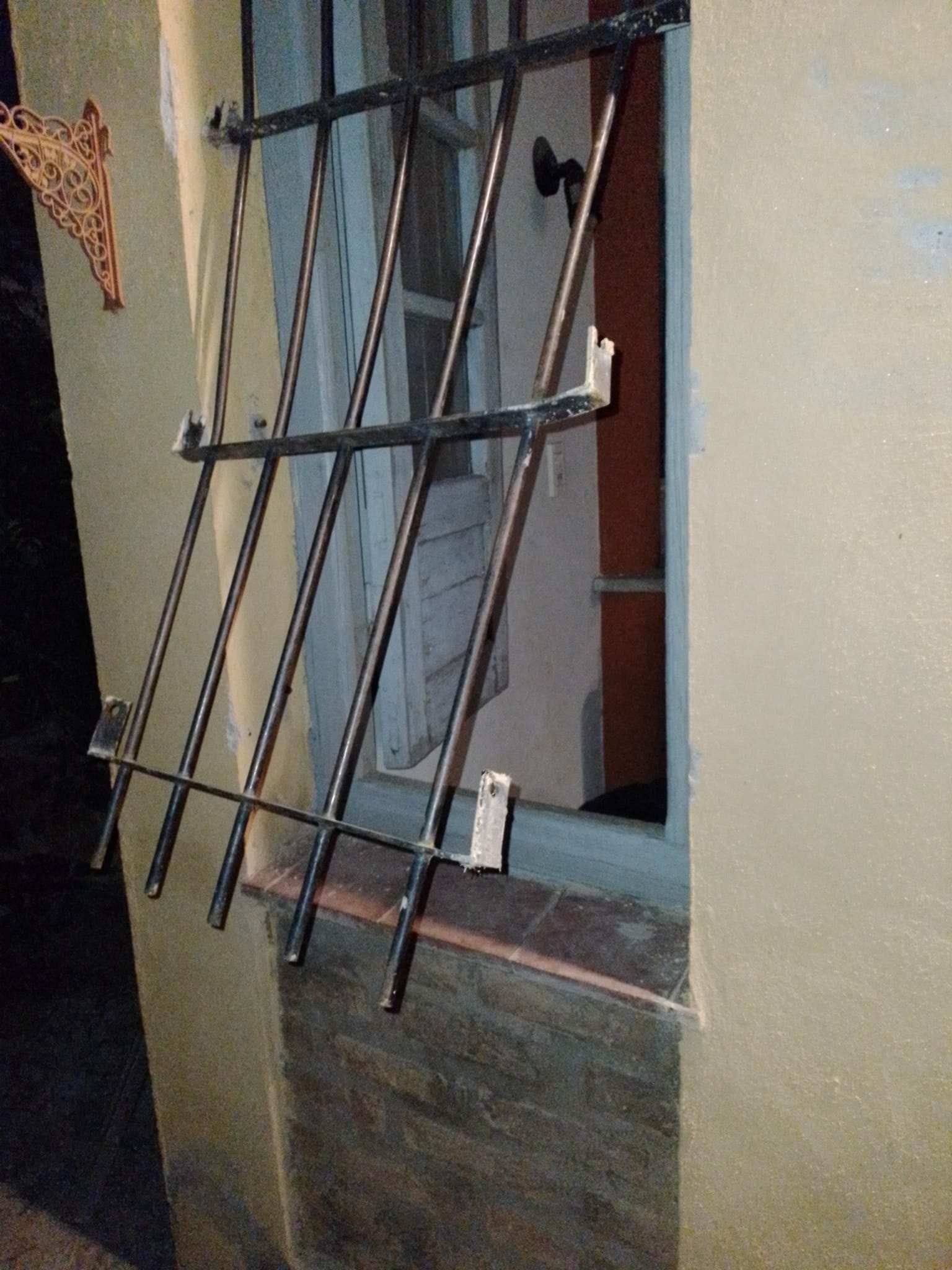 La bronca de una familia tras un escruche en su vivienda