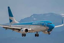 Dos ovnis persiguieron a tres aviones de Aerolíneas Argentinas rumbo a Bariloche