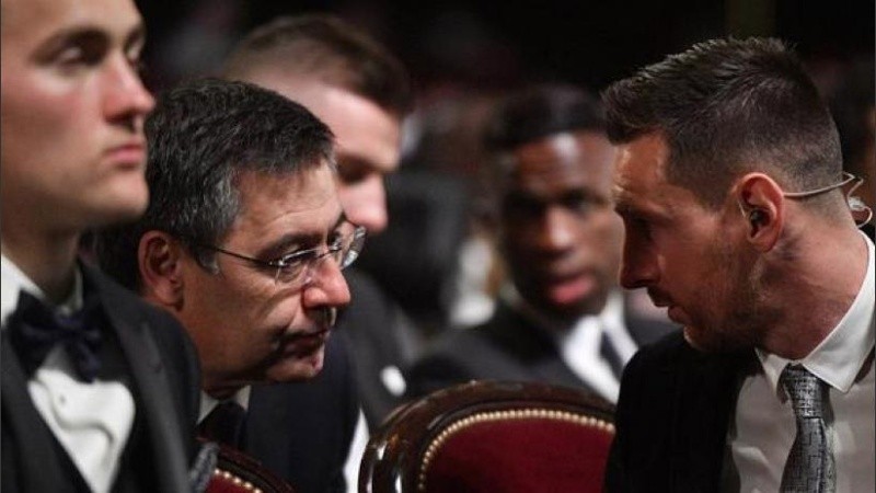 El presidente del Barcelona renunció, tras su pelea con Messi