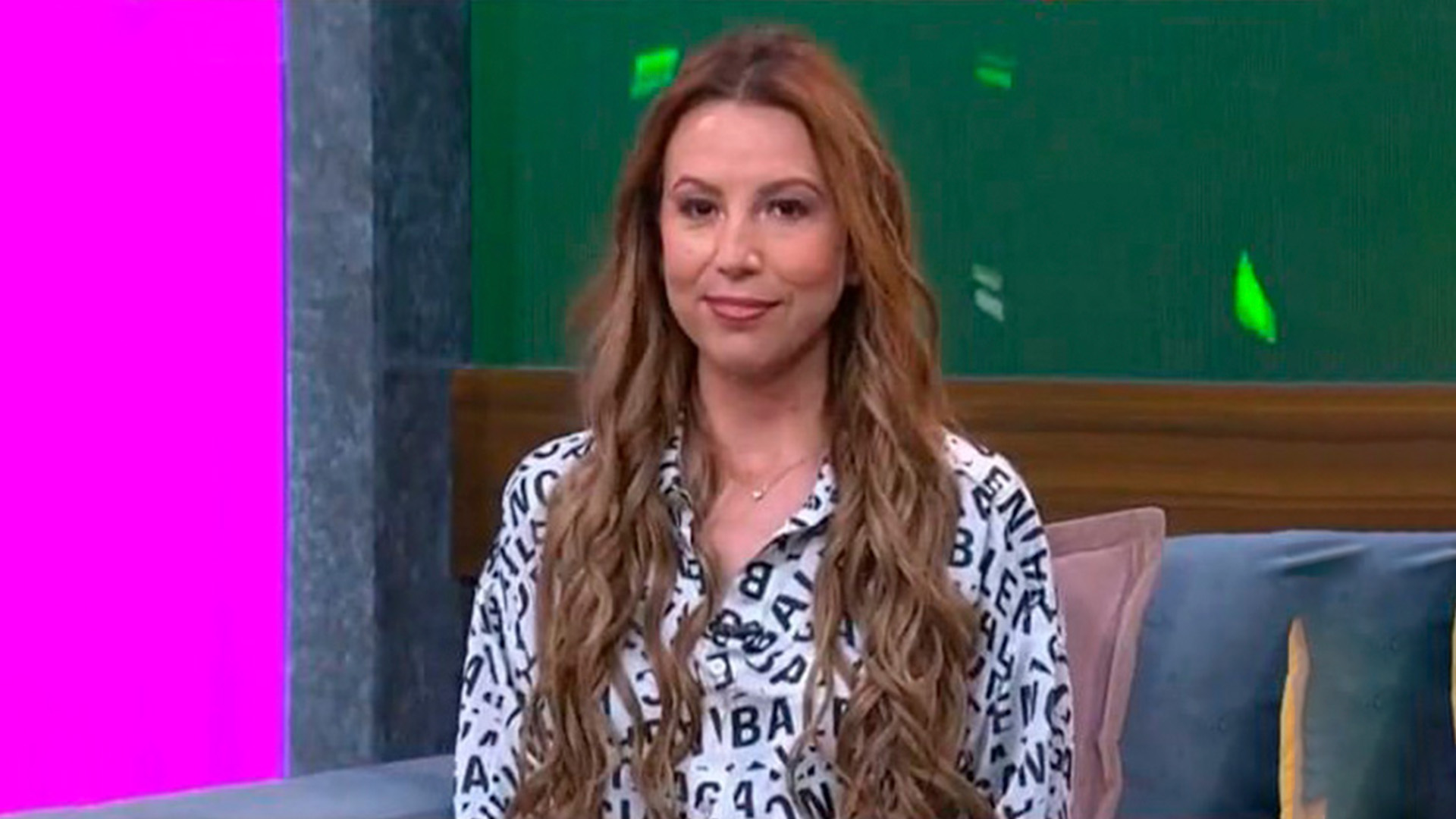 La influencer que "habla" con extraterrestres hizo una estremecedora predicción