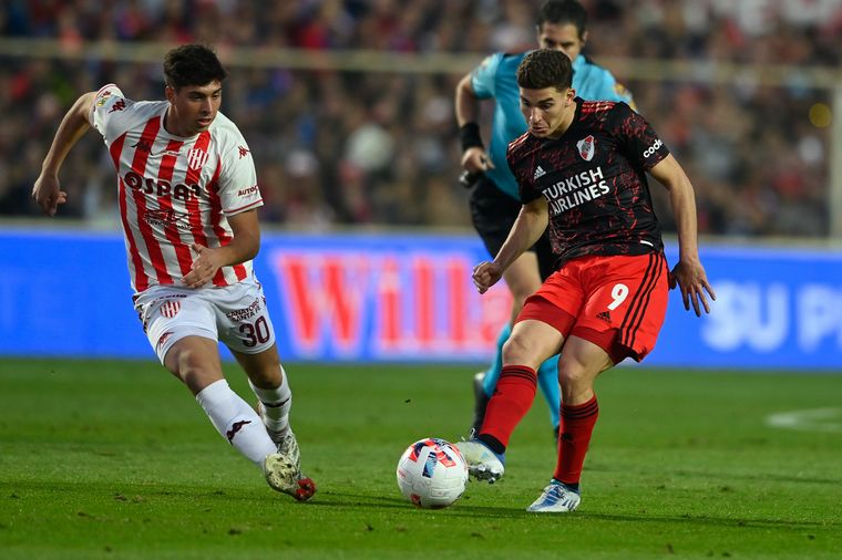 River goleó 5 a 1 a Unión en Santa Fe y vuelve al camino de la victoria