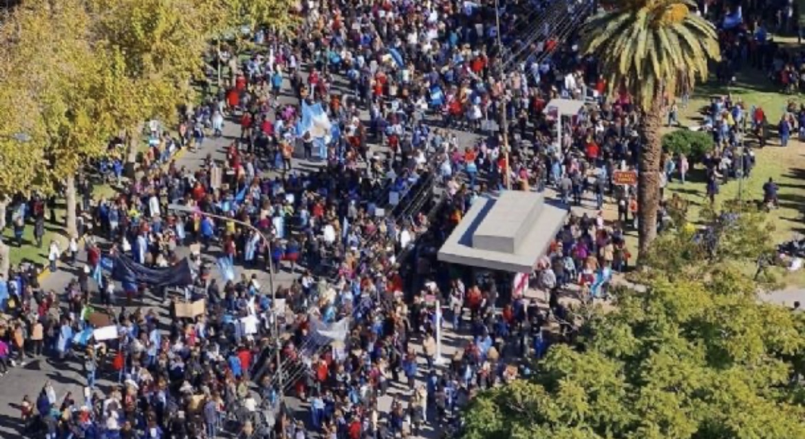 Los docentes no se resigan y le enviaron otro petitorio al gobierno