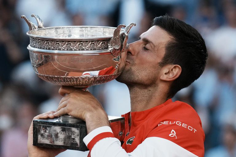 Novak Djokovic revirtió un partido increíble, venció a Stéfanos Tsitsipas y se coronó campeón de Roland Garros
