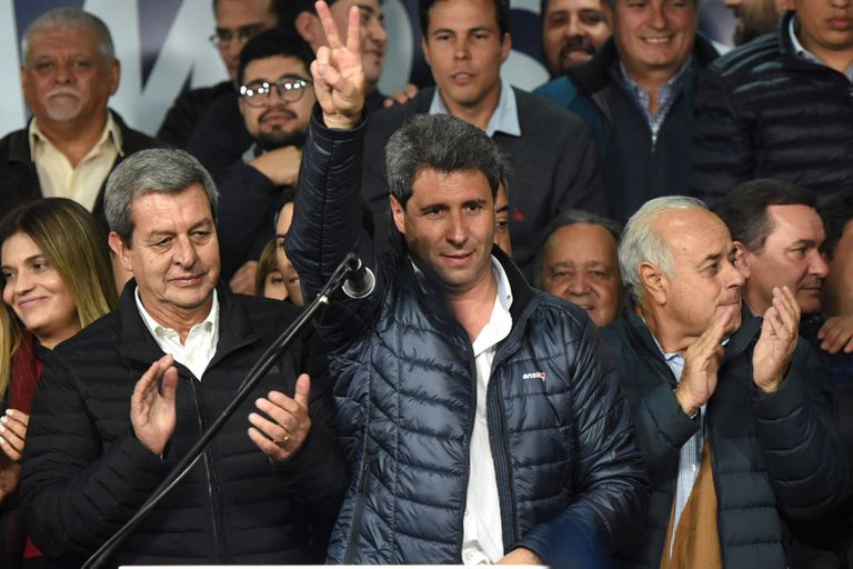 El oficialismo y la oposición presentan sus frentes electorales sin sorpresas
