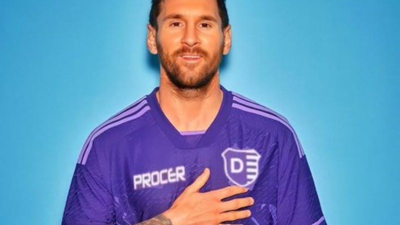 Messi presentó la nueva camiseta alternativa de Argentina