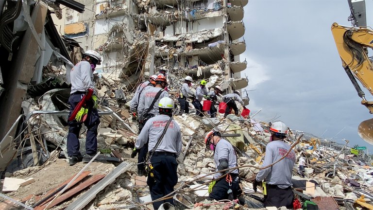 Tercer día de rescate del derrumbe en Miami: 9 argentinos desaparecidos