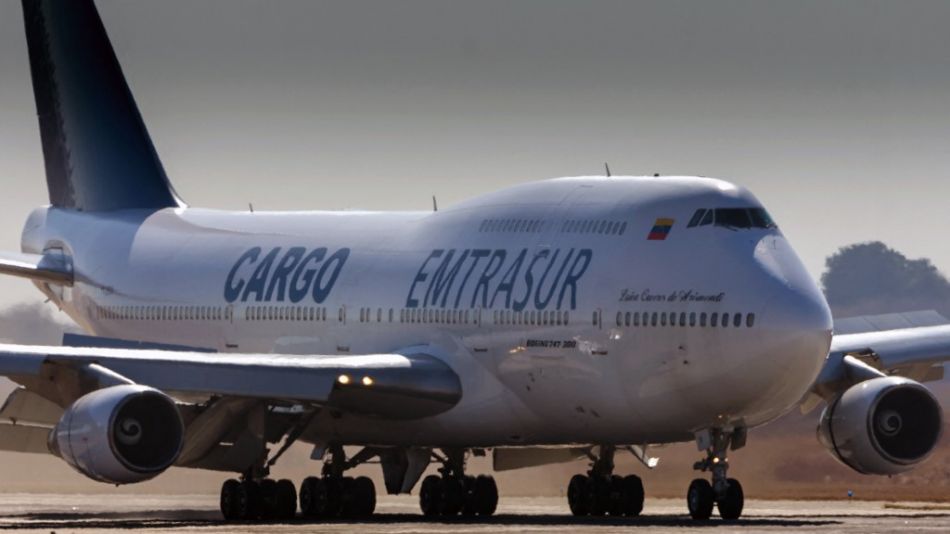 El Gobierno afirmó que autorizaron el aterrizaje del avión venezolano por una cuestión humanitaria