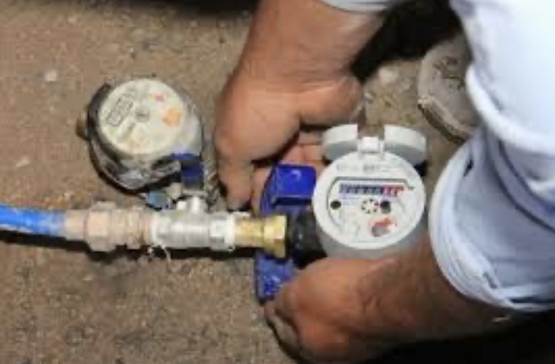 Osse avanza con la colocación de nuevos medidores de agua