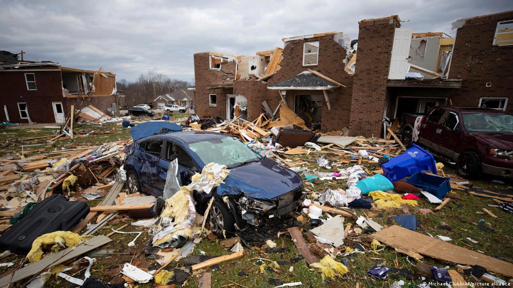 Al mal tiempo, fallecidos: 32 personas muertas luego de tormentas y tornados