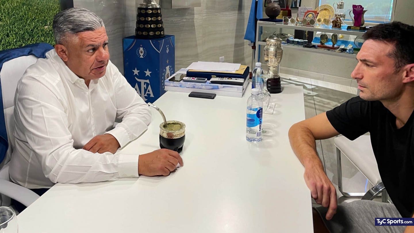 Scaloni sobre su renovación: "Espero sentarme con Tapia y ver si llegamos al acuerdo que queremos"