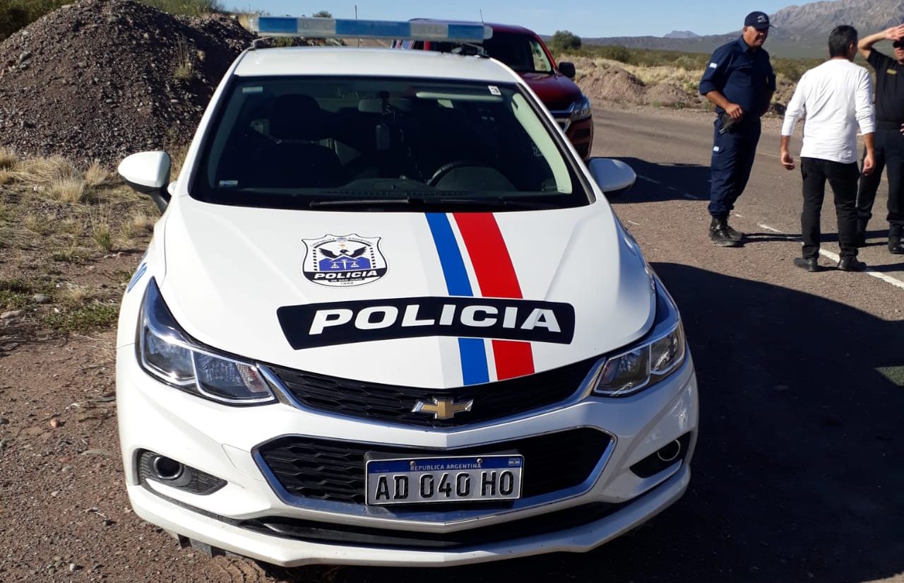 Una verguenza: tres policÃas chocaron un auto en estado de ebriedad