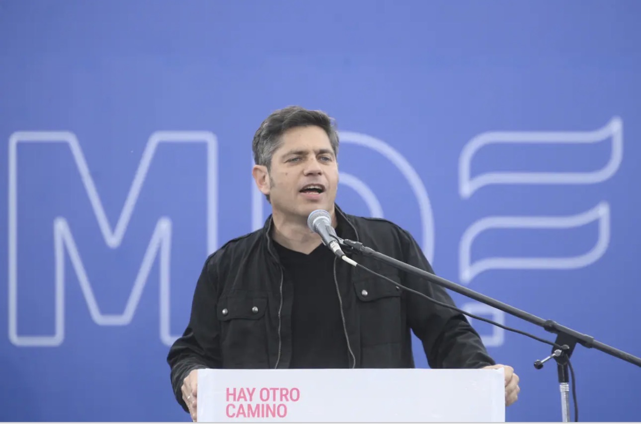 Kicillof apuntó contra Milei y habló de una Argentina a control remoto 