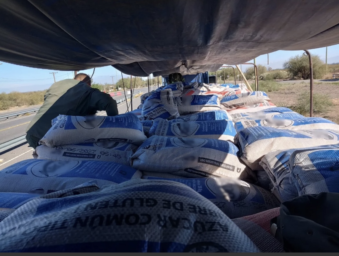 Secuestraron neumáticos que intentaban ser contrabandeados en bolsas de azúcar
