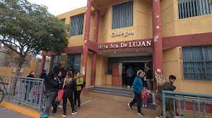 Alumnos y padres de un Colegio católico se manifestaron por un presunto abuso