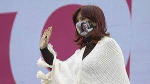 Cristina aseguró que se necesitan "muchos períodos de gobierno" para la vida que se quiere